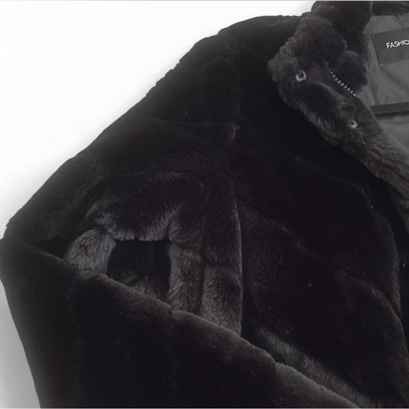 Fashion Nova Black and Gold Jacket - Picture 4 of 4